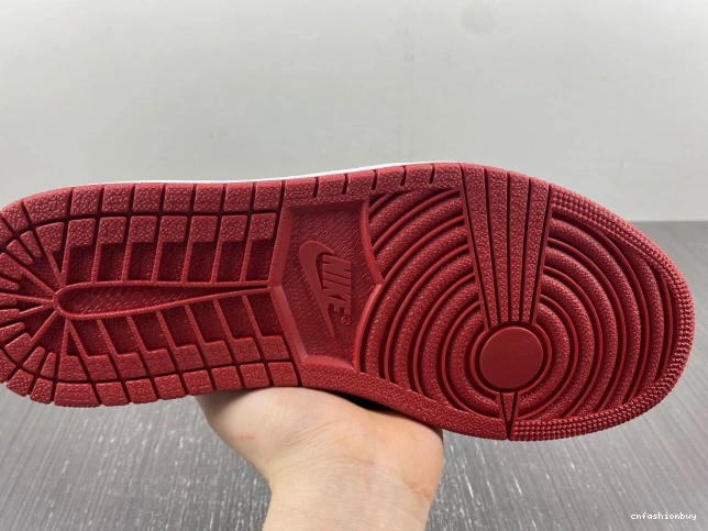 Bred 1 Air Retro Low 705329-001 Jordan 0918